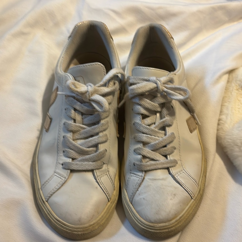 Veja sneaker tennis shoes size 6